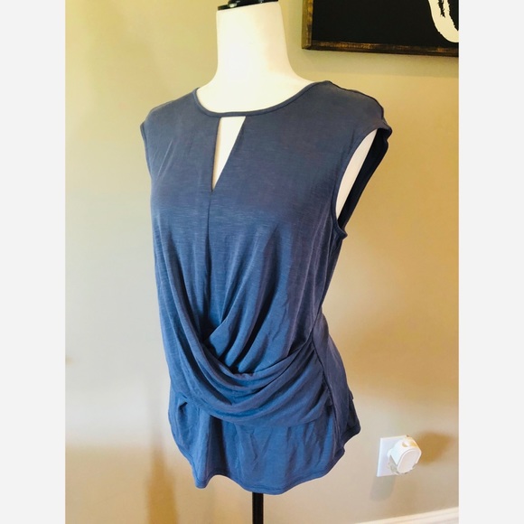 NIC + ZOE blue sleeveless drape top - Picture 2 of 4